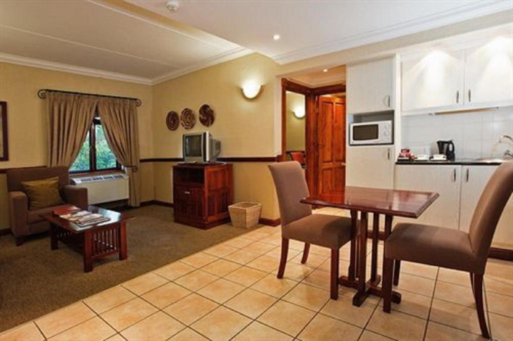 Peermont Mondior Hotel Gaborone Exterior foto